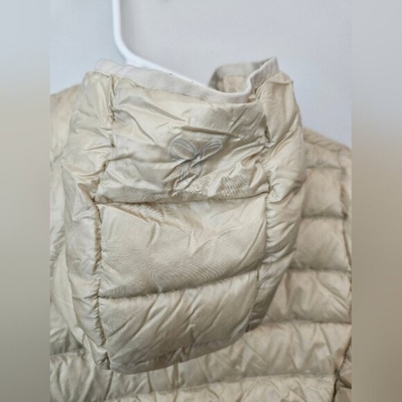 Aritzia TNA Botanie Little Puff Hoodie Jacket. Gray. Size Medium. - Picture 10 of 16